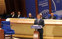 Янукович у ПАРЄ переплутав демократію з бюрократією