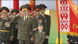 Агонія диктатора. Лукашенко заблокував соціальні мережі