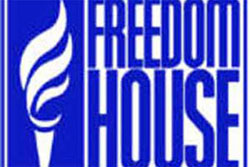 Freedom House закликає Януковича перестати копати собі яму