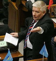 Україна для людей. Тушкований парламент відібрав у пенсіонерів 42 мільярди гривень
