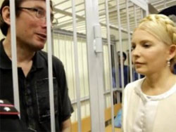 Чи декриміналізують сталінські статті, за якими кинули у буцегарню Луценка і Тимошенко?