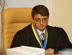 Суддя Кіреєв майже цілодобово пише вирок Тимошенко