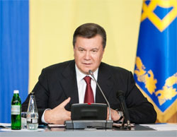 Янукович наказав Захарченку вдосконалювати міліцейський досвід до безмежності