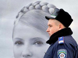 Національне диво: СБУ домагаться подвійної варти для Тимошенко