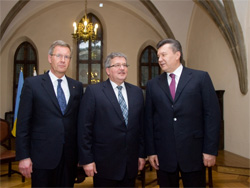 Президент Німеччини Кристіан Вульфф, Президент Польщі Броніслав Коморовський, Президент України Віктор Янукович