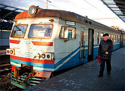 Україна для людей. Укрзалізниця підвищує тарифи на проїзд у приміських електричках