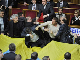 Фото бійки у Верховній Раді під час ратифікації Харківських угод у 2010 році потрапило у сімку кращих політичних бійок за версією The Guardian