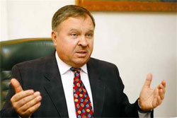 Голова ЦВК заявляє про загрозу нелегітимності виборів