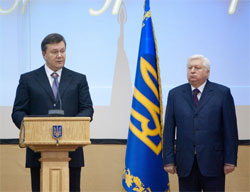 Конгрес розглядає заборону Януковичу і Пшонці на в’їзд у США