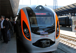 Нові супер-потяги “Хюндай” почали масово ламатись