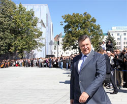  Янукович у Харкові залишив прес-конференцію після запитання про мовний закон