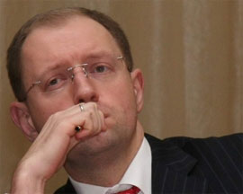 Яценюку вже цікаво, яких «папєрєдніків» звинувачуватиме Азаров після своєї відставки