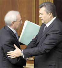 Янукович майже миттєво призначив Азарова