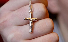 Британським християнам на роботі заборонять носити хрестик