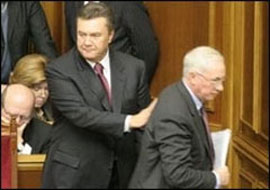 Критика уряду Януковичем - це спроба пограти в “доброго царя”