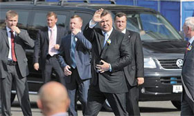 Від кого так посилено охороняють Президента Януковича?