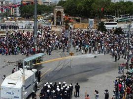 Турецький спецназ розпочав зачистку площ від демонстрантів