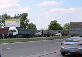 У Миколаєві сотні далекобійників погрожують Києву транспортним колапсом