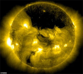 На Сонці утворилася гігантська коронарна діра 