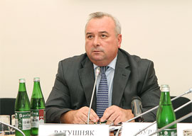 Заступник міністра Віктор Ратушняк