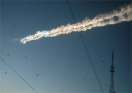 Метеорит залишав за собою хвіст, схожий на інверсійний хвіст від ракетного палива