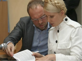 Власенко вважає, що влада боїться появи Тимошенко у суді
