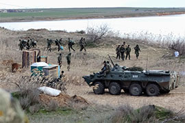 Яценюк відправив двох міністрів у Крим для врегулювання конфлікту