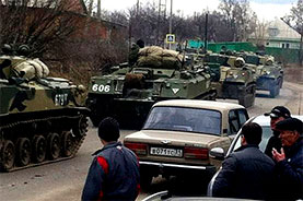 Росія відводить війська від українських кордонів?