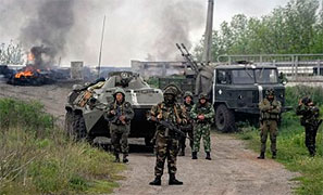 Українські військові дали відсіч російським терористам, які штурмували Луганський аеропорт