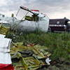 Російські терористи перешкоджають  пошуково-рятувальній операції на місці падіння збитого ними пасажирського літака