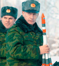 Путін з допомогою “ядерної” риторики вимагає від Заходу триматися подалі 