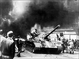 У відповідь на реформи радянське керівництво відправило до Чехословаччини дві тисячі танків і 500 тисяч військових