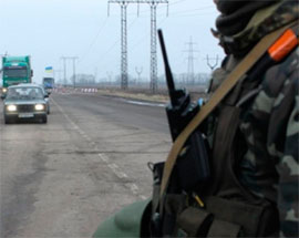 “Кримнаш”. Російські окупанти не пропускають в  Крим автомобілі, що зареєстровані АР Крим до окупації