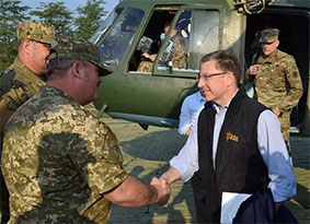 Спеціальний представник США у справах України Курт Волкер прибув на фронт
