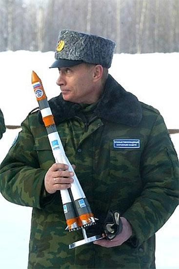 Игралимальчикиввойну. Путін погрожує ядерними ракетами у відповідь на риторику