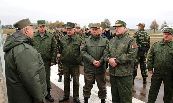 Лукашенко перетасовував військове керівництво