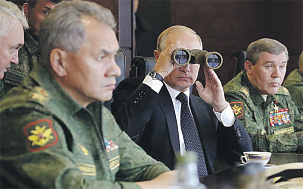 Путін оголосив раптову перевірку військ