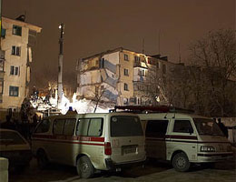 У Євпаторії вибухнула п’ятиповерхівка. Є жертви, під завалами - до 80 чоловік (фото)