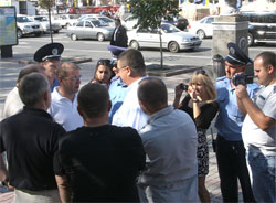Міліція хоче знести намети депутатів «БЮТ-Батьківщина»