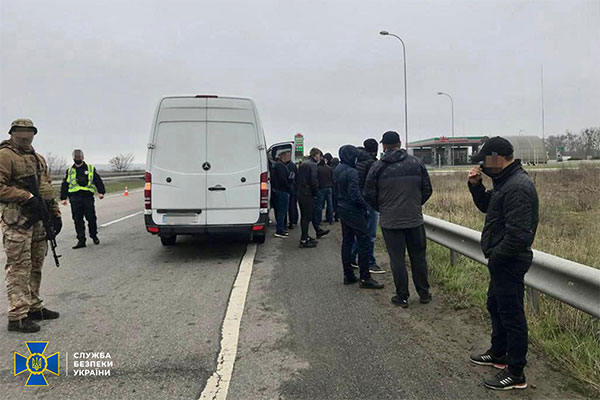 СБУ затримала автобуси з «тітушками» на Харківщині: Вони хотіли дестабілізувати ситуацію і створити «картинку для росЗМІ»