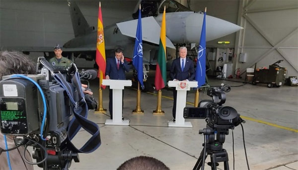 Вторгнення російського літака перервало пресконференцію лідерів Литви та Іспанії