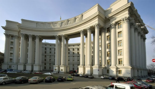 У МЗС прокоментували слова Арестовича про «розворот України на Схід»