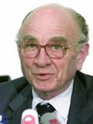 Граф Ламбсдорф був міністром економіки ФРН у 70-ті й 80-ті роки.