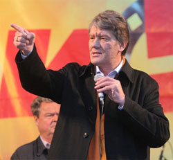 Кандидат у Президенти Віктор Ющенко на Майдані. 2004 р.