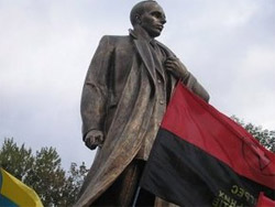 Пам`ятник Степану Бандері в Тернополі
