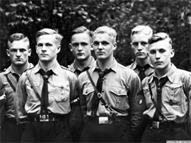 Молоді люди, члени Гітлерюґенд у Німеччині (архівна фотографія)