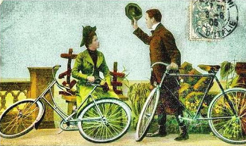 На велосипедній прогулянці. Поштова листівка початку ХХ століття