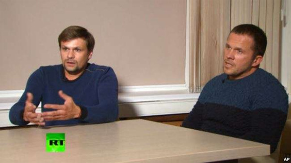 Підозрюваний (ліворуч), з’явившись на російському телеканалі RT, назвався Русланом Бошировим і разом з Александром Петровим (праворуч) доводив, що їздив у Солсбері подивитися на собор