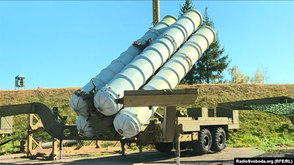 Зенітний ракетний комплекс С-300 біля Київа