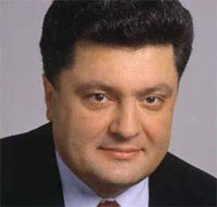 Порошенко зняв свою кандидатуру і закликав Мороза зробити те саме. Мороз відмовився